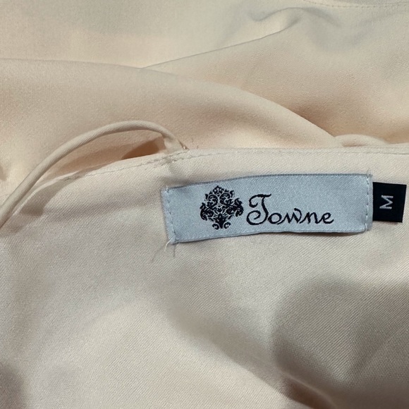 Light pink off the shoulder top - Picture 3 of 3